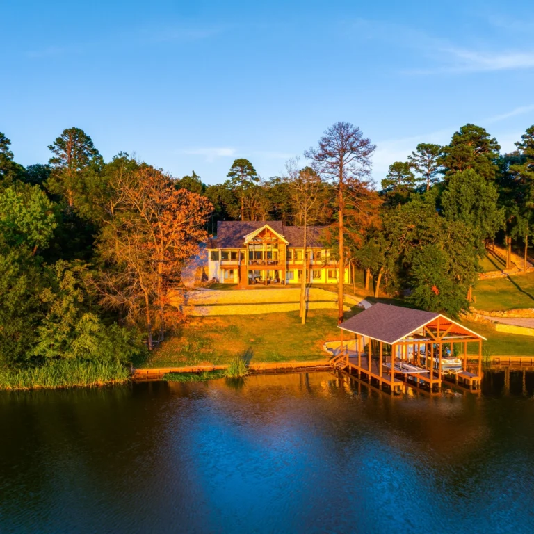 A special buyer will find this 
home at Camp Cypress Trail 🤤
:::
#etxphotographer #etxrealestate #realestatephotography #lakecypresssprings #realestatephotographer
