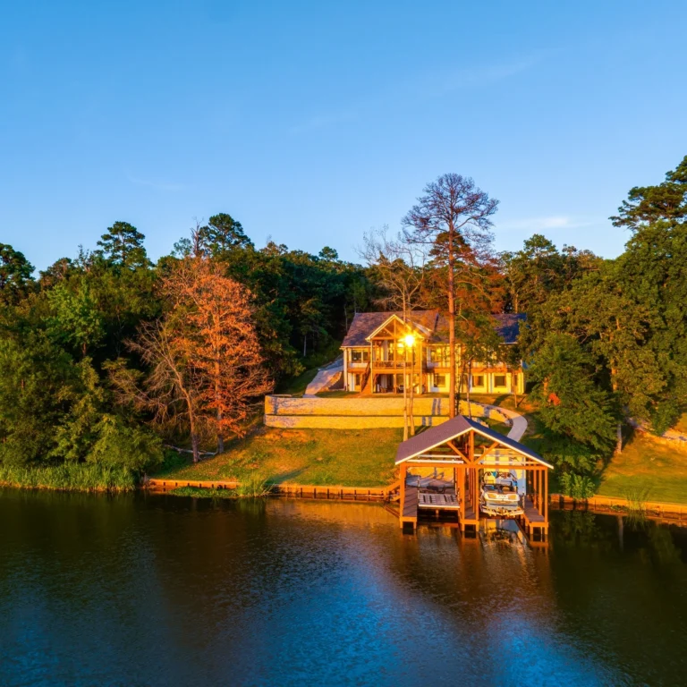 A special buyer will find this 
home at Camp Cypress Trail 🤤
:::
#etxphotographer #etxrealestate #realestatephotography #lakecypresssprings #realestatephotographer