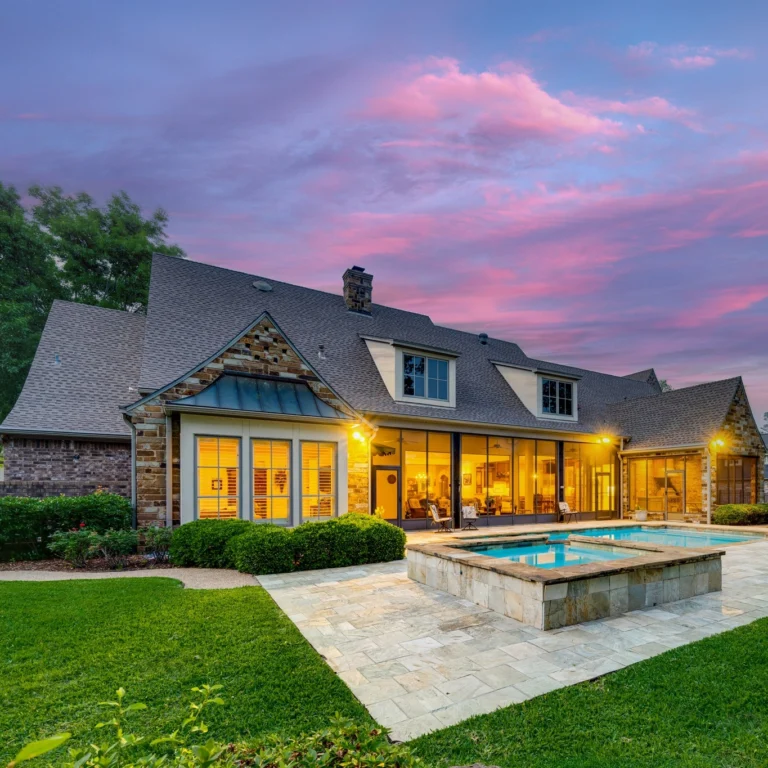 Twilight Tuesday 🌙
:::
#etxphotographer #easttexasphotographer #realestatephotography #twilightphotography