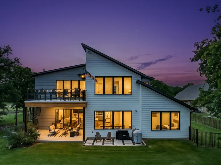Twilight Tuesday 🌙
:::
#etxphotographer #easttexasphotographer #realestatephotography #twilightphotography