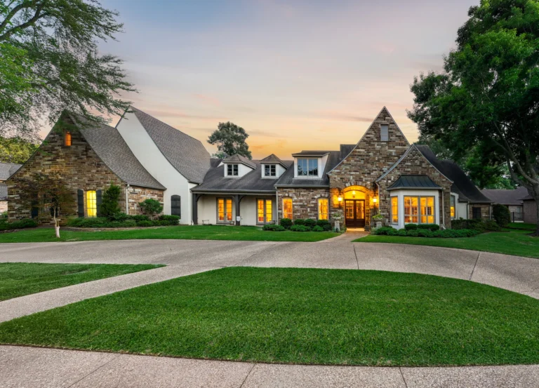 :::
#etxphotographer #etxrealestate #realestatephotography #bullardrealestate