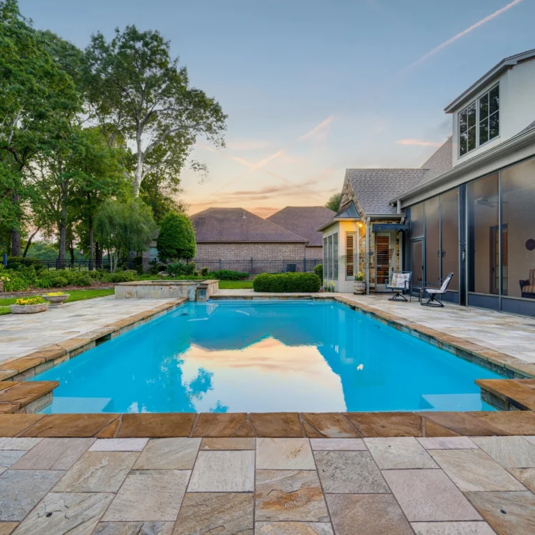 :::
#etxphotographer #etxrealestate #realestatephotography #bullardrealestate