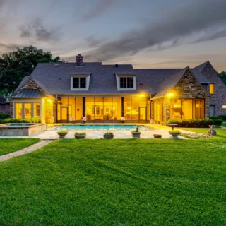 Twilight Tuesday 🌙
:::
#etxphotographer #easttexasphotographer #realestatephotography #twilightphotography